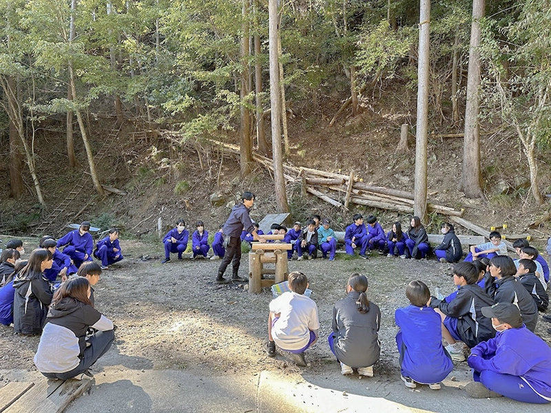 木材を切る様子